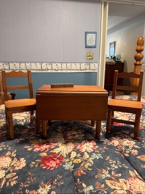Pleasant Company American Girl Doll drop leaf table + 2 chairs *read listing*